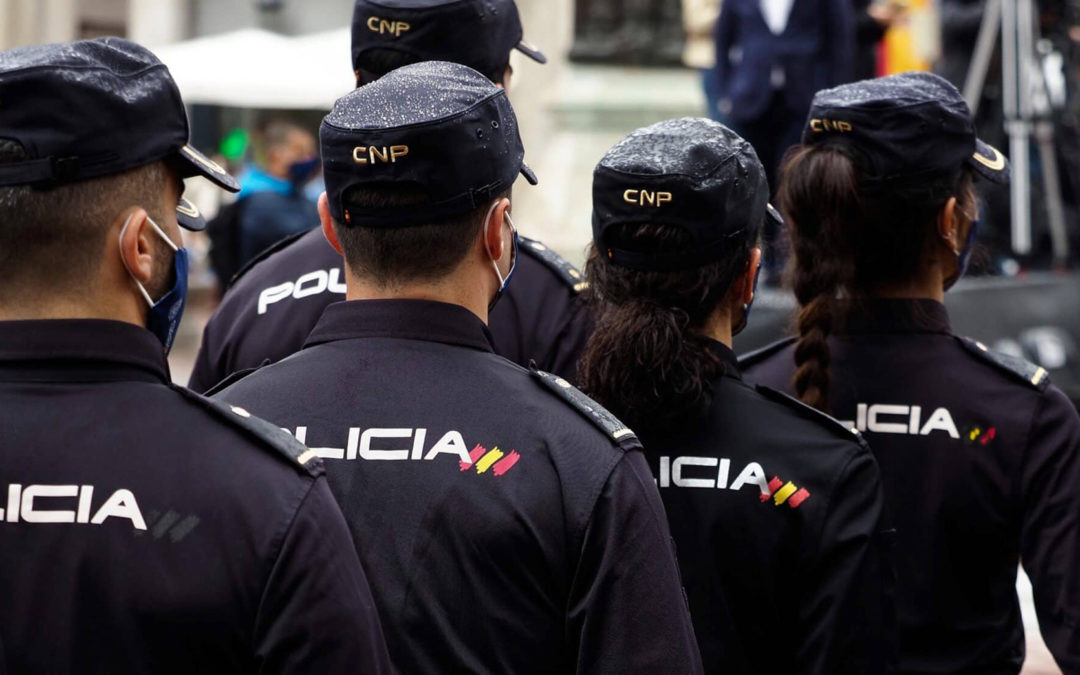 Cómo Aprobar la Oposición de Policía Nacional a la Primera