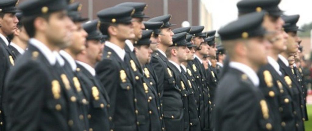 Divisas Policía Nacional: Rangos, Categorías y Escalafón Completo 2025