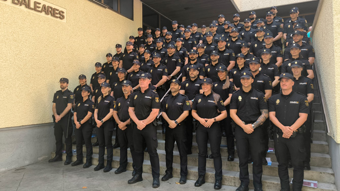 Divisas Policía Nacional: Rangos, Categorías y Escalafón Completo 2025